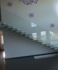 стеклянное ограждение лестницы